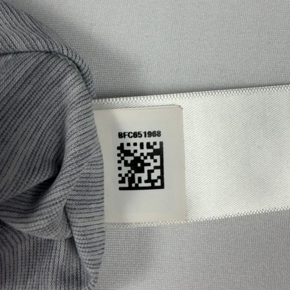 The North Face‎ Womens FlashDry V Neck Short Sleeve Athletic T Shirt Gray S P - Picture 8 of 8
